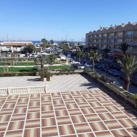 Studio 4 Personnes Avec Vue Sur Le Port Lägenhet Hyères Exteriör bild